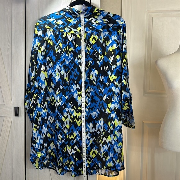 Melissa Paige Button Up Black/Blue/Yellow Patterned Tab Sleeve Blouse Sz 1X - Picture 5 of 11